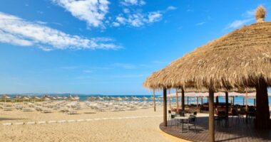 “Destinacioni perfekt për italianët”/ Revista italiane: Në Shqipëri mund të bëni pushime të lira