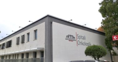 Dërgonin pacientët te privati/ Hetimet zbulojnë skemën, ndëshkohen mjekë dhe punonjës të “Onkologjikut”
