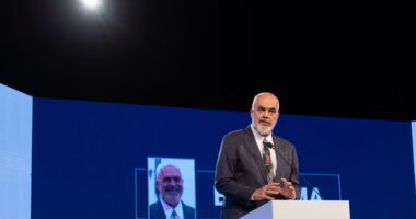 “Kosova, gur i rëndë në vend të vet”/ Rama: Popujt e Ballkanit kanë një shans historik, të çojnë përpara dialogun drejt të ardhmes