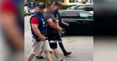 EMRI/ I dyshuar për shpërdorim detyre dhe korrupsion, arrestohet oficeri i krimeve në Tiranë