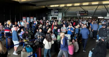 Sulm kibernetik në tre aeroporte angleze, vidhen të dhënat personale të 8.7 milionë pasagjerëve
