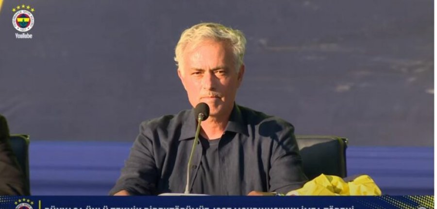 VIDEO/ U zyrtarizua te klubi turk, Mourinho: Fanella e Fenerbahce është sikur lëkura dhe kockat e mia