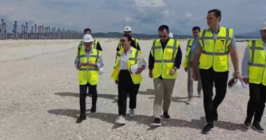 Balluku inspekton punimet për ndërtimin e aeroportit të Vlorës: Do të jemi gati në afatin e premtuar