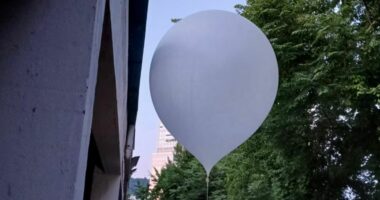 Koreja Jugut hakmerret ndaj Koresë së Veriut, rinis transmetimet me altoparlant përtej kufirit si hakmarrje për balonat me mbeturina