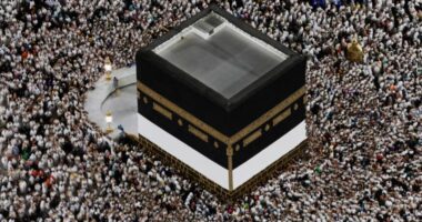 Arabi Saudite, vdesin 14 pelegrinë të Haxhit si pasojë e të nxehtit