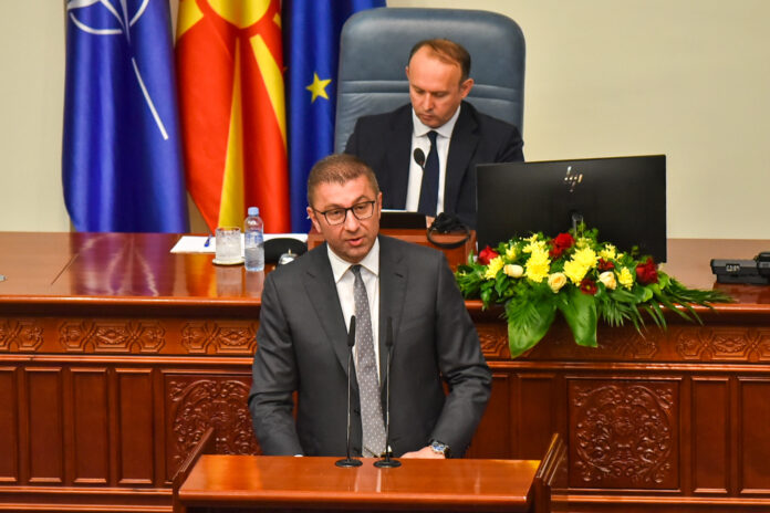 Maqedoni e Veriut, votohet qeveria e re e drejtuar nga Hristijan Mickoski