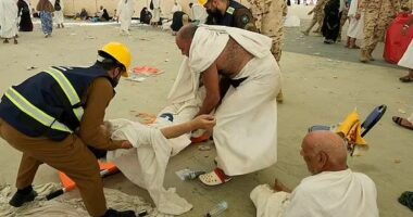 Pamje rrëqethëse nga Meka, të vdekurit ngarkohen në kamionë