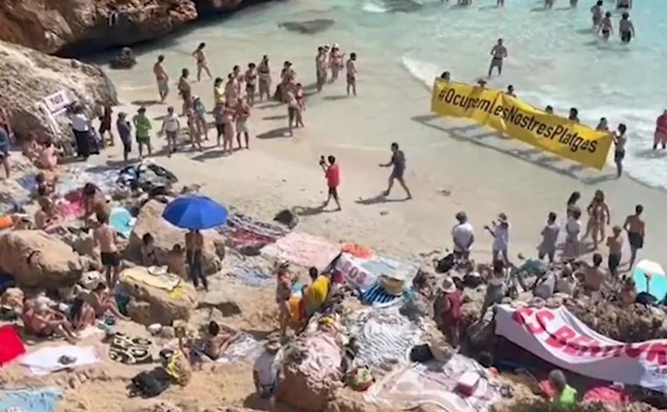 Kaos në Majorka/ Vendasit duan qetësi, largojnë turistët nga plazhet