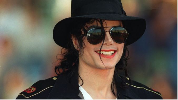 SHBA, këngëtari Michael Jackson vdiq me 500 milionë dollarë borxh