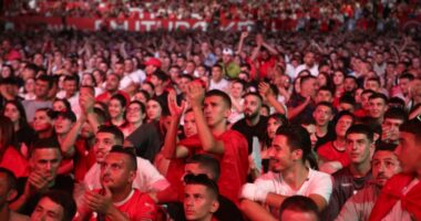 EURO 2024/ Sfida vendimtare, atmosferë elektrizuese e tifozëve kuq e zi në të gjithë Shqipërinë