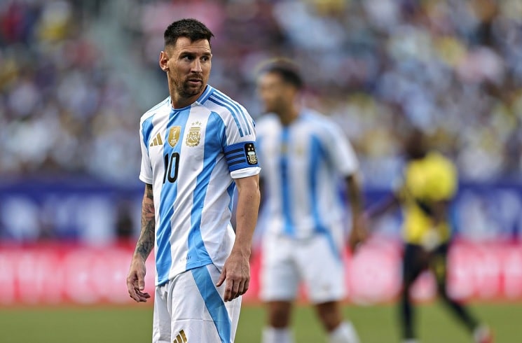 Panik te “Bardhekaltërit”, Lionel Messi rrezikon të humbasë çerekfinalet e Copa America