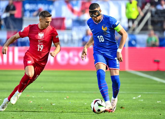 Franca kalon në avantazh ndaj Polonisë, shënon Kylian Mbappe