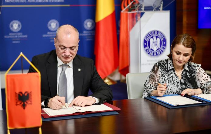 Romania/ Minister Hasani signs the agreement, work begins on the mutual recognition of social security