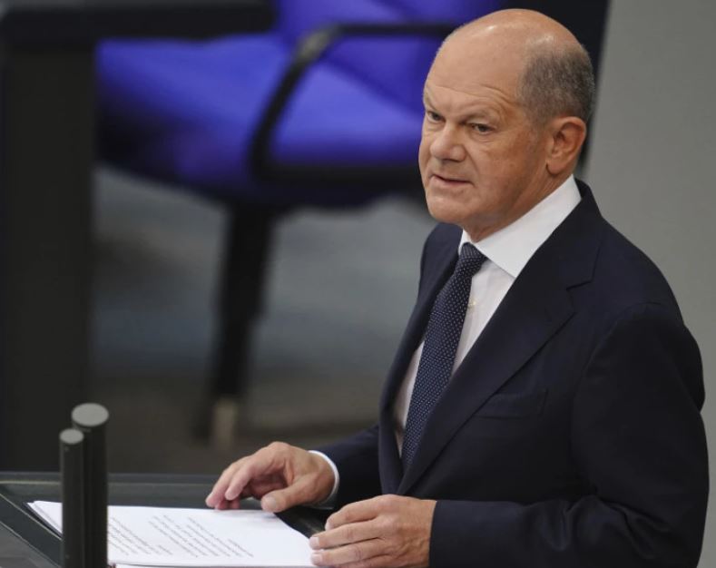 Scholz: Ukraina është e fortë, nuk do të mposhtet nga Rusia