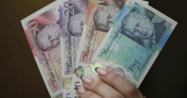 Hyjnë në qarkullim kartëmonedhat e para me imazhin e Mbretit Karl III