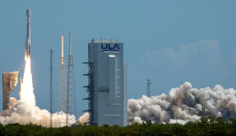 Ekuipazhi i Boeing Starliner arrin me sukses në stacionin hapësinor