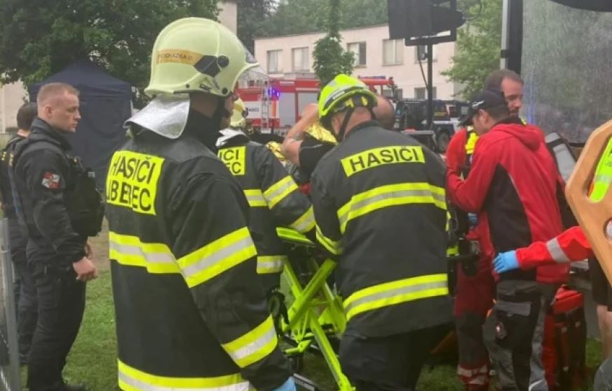 Republika Çeke/ Rrufeja plagos 18 persona, mes tyre edhe fëmijë