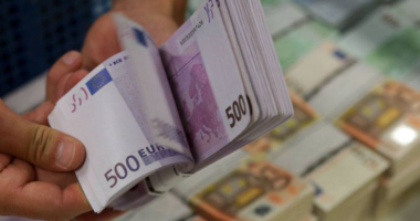 Emigrantët sjellin më shumë para/ Në janar-mars, remitancat arritën ne 242 milionë euro