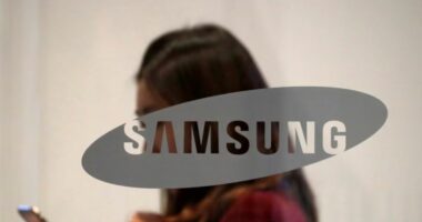 Kore e Jugut/ Punëtorët e Samsung nisin grevë për herë të parë