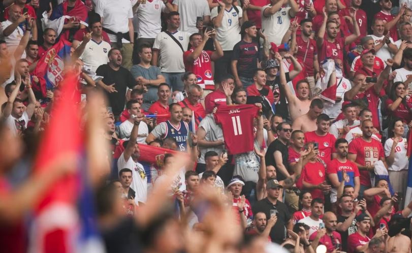 Kosova padit Serbinë në UEFA/ Nga Prishtina akuzojnë tifozët për sjellje raciste