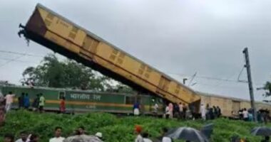 Përplasen dy trena në Indi, 5 të vdekur dhe disa të plagosur