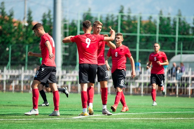 Dy miqësoret me Kosovën/ Shqipëria U-19 nis grumbullimin, trajneri Ahmataj fton 20 lojtarë