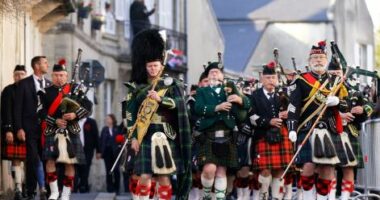 “D-Day” mbledh udhëheqësit botërorë dhe veteranët