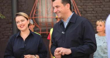 Rehabilitohet “Lagjja e Artistëve” te Komuna e Parisit, Veliaj: Investimi në art prodhon edhe ekonomi