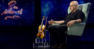 “Fillimisht punova bojaxhi”, violinisti shqiptar tregon jetën në Athinë: Pas 5 muajsh u bëra pjesë e orkestrës greke