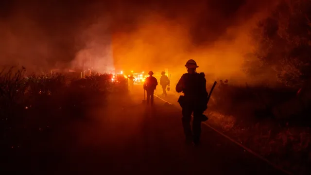 Zjarret në Kaliforni,  të paktën 1200 persona janë evakuuar