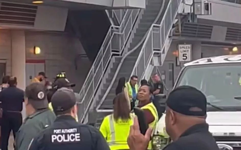 Zjarr në aeroportin e New York, 9 të plagosur