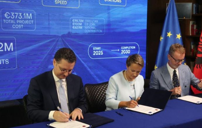 EU grant for Vorë-Hani i Hotit, minister Mete signs the agreement