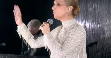 VIDEO/ Celine Dion rikthehet në skenë, dhuron emocione në ceremoninë e Lojërave Olimpike në Paris