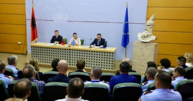 Ervin Hoxha merr detyrën si ministër i Brendshëm: Ligji i ri Policisë së Shtetit do na mundësojë realizimin e një reforme të thellë