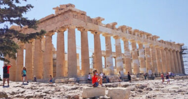 Vala më e keqe e të nxehtit prek Greqinë për 48 orë, Akropolis mbyllet për shkak të vapës