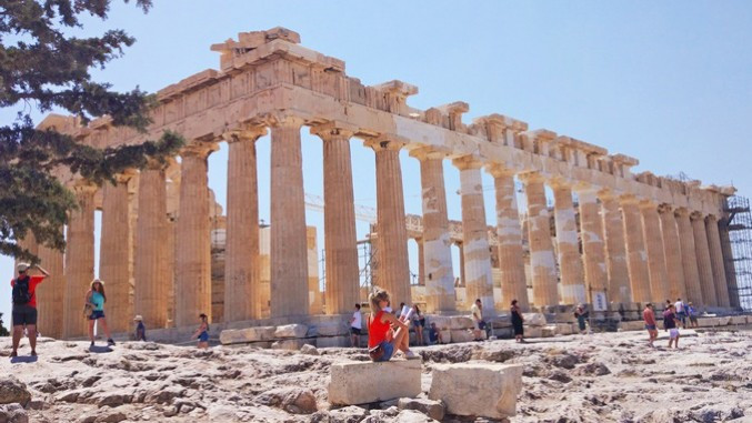 Vala më e keqe e të nxehtit prek Greqinë për 48 orë, Akropolis mbyllet për shkak të vapës