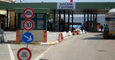 Rikthehen kontrollet në kufi/ Shqipëri-Kosovë, procedura deri më 30 prill. Nga 1 maji nis sërish kalimi i lirë