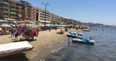 Pësoi arrest kardiak sapo ra në kontakt me ujin e detit, ndërron jetë 70-vjeçari në Durrës