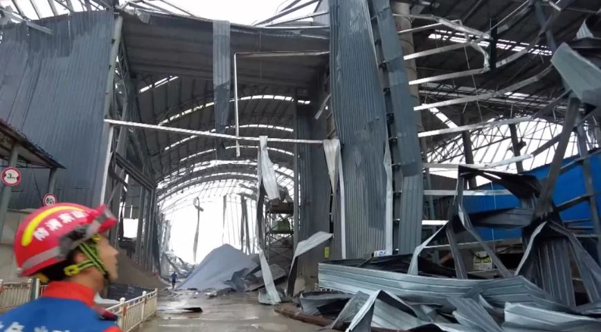 Tornado godet Kinën, raportohet për viktima dhe të lënduar