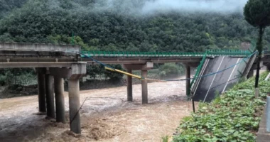 Shembet ura në Kinë, 11 të vdekur dhe disa të zhdukur