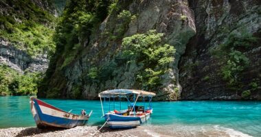 Turistja franceze humb jetën në Liqenin e Komanit