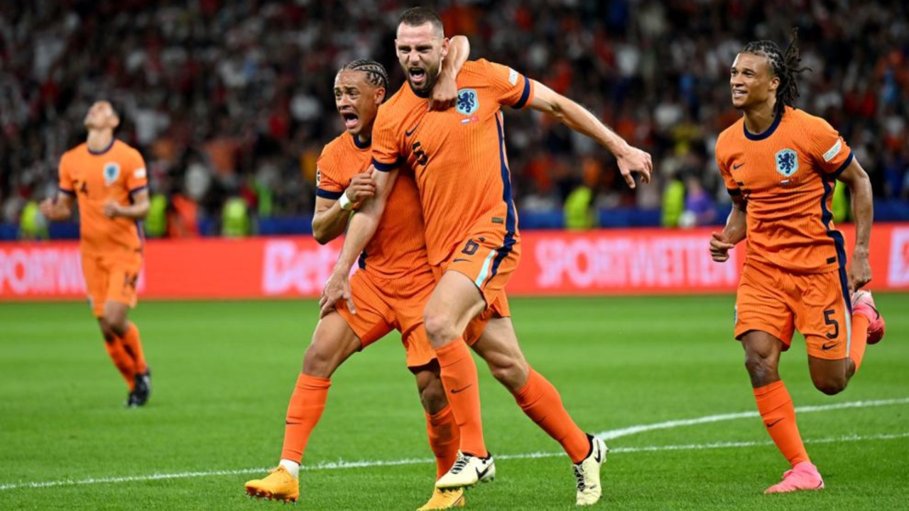 “Tulipanët” çelin në Berlin, Holanda kalon Turqinë dhe sfidon “Tre Luanët” në gjysmëfinalen e Euro 2024