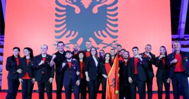 Dorëzohet flamuri olimpik, ceremonia e ekipit shqiptar në prag të Paris 2024