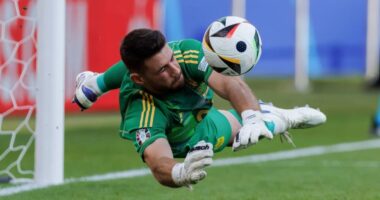 Dëmtohet portieri i Spanjës, Unai Simon humbet dy muajt e parë të sezonit