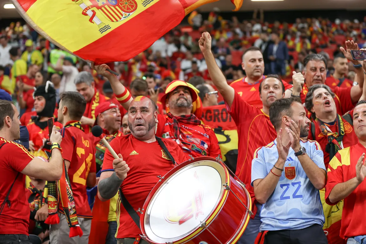 Spanja në “fiesta”, tifozët pushtojnë rrugët dhe sheshet pas triumfit në “Euro 2024”