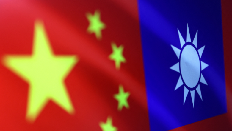 Tajvani në gatishmëri, shqetësohet për ‘valën’ e testeve raketore në veri të Kinës