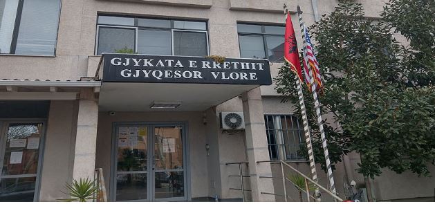 U shpall fajtore për vjedhje, burg për 34-vjeçaren në Vlorë