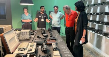 Regjisori me famë botërore, William Oliver Stone viziton Shqipërisë! Ardhja e tij, mundësi e artë për bashkëpunime kinematografike