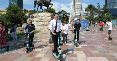 500 skuterë në Tiranë, Veliaj: Përdorini duke respektuar rregullat e qarkullimit