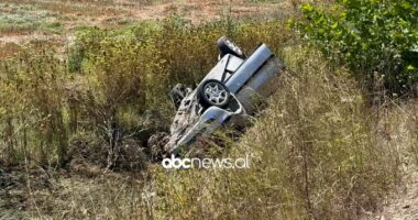 EMRAT/ Aksident në autostradën Levan-Tepelenë, del nga rruga automjeti, plagosen dy persona